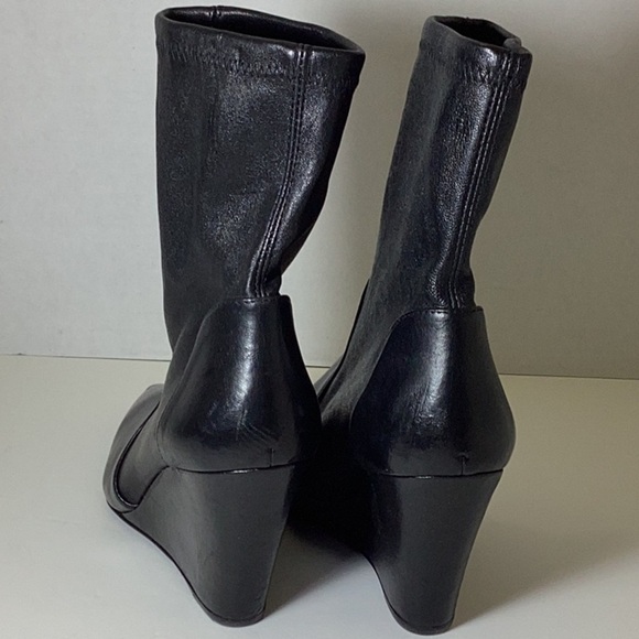 Stuart Wedge 85 Sock Bootie (Women)
Stuart Weitzman - Picture 12 of 14